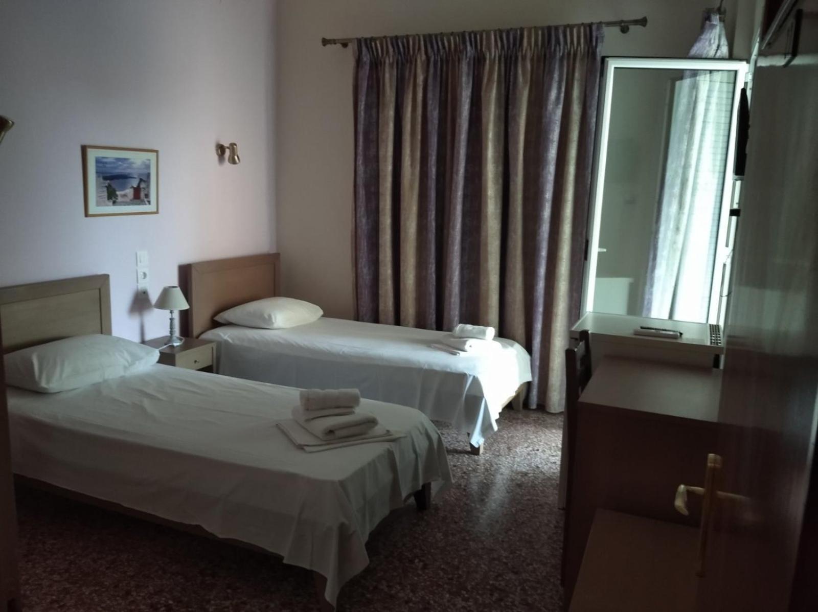 Hotel Ion Kaména Voúrla Eksteriør bilde